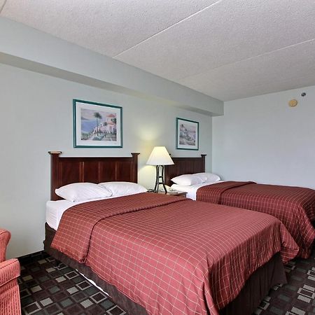 Plaza Inn & Suites Hagerstown Exterior photo