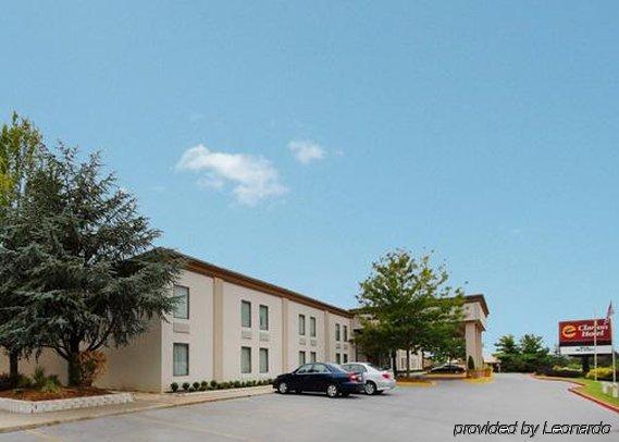 Plaza Inn & Suites Hagerstown Exterior photo